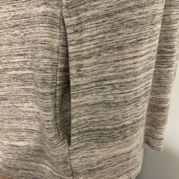 Athletic pullover - Picture 4 of 4